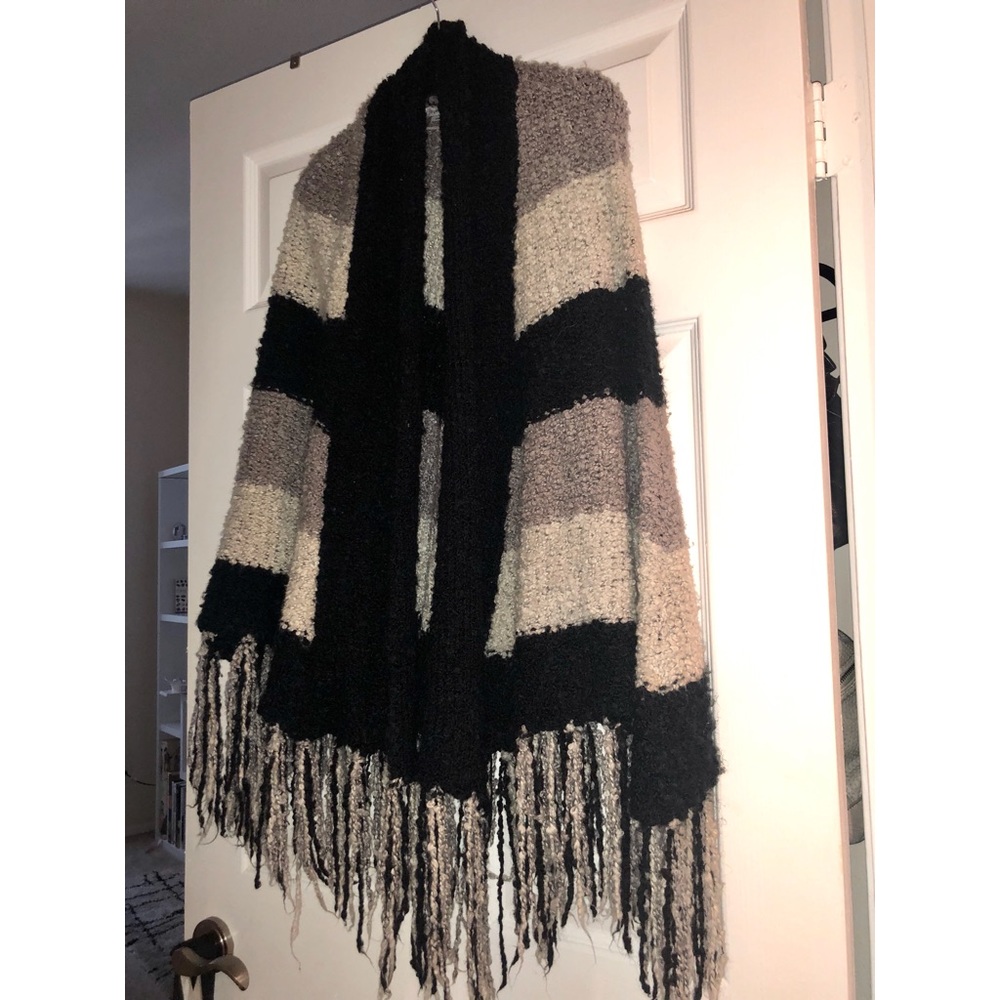GLAMOROUS multi color grey fringe sweater